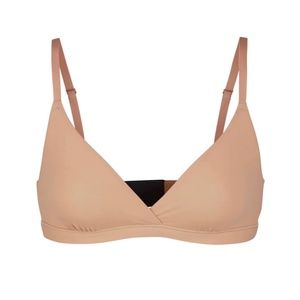 SKIMS FITS EVERYBODY CROSSOVER BRALETTE